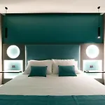 Akyra Suites