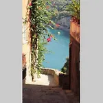 41Mo Parallelo -Centralissimo Confortevole Monolocale Soppalcato - Vico Equense - A 400 Mt Dalla Spiaggia