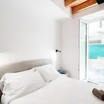 Spazio 77 - The House Of Travelers