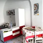 Cris House - Mena