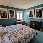 Hostdomus - City Hall Suites