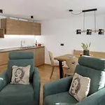 Hellochalet - Maison Mont Fleury- Newly Refurbished 50 Mt Center And Ski Bus Stop
