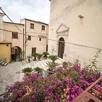 Entire House In Scalea'S Historical Center