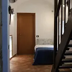 Studio Flat In The Historical Center By Wonderful Italy