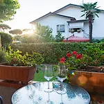 Apartment Holiday Versilia