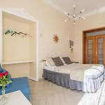 Residence Appartamenti Santa Teresa A Chiaia