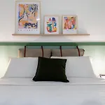 Stylish Apartment With An Arty Touch Fast Wifi