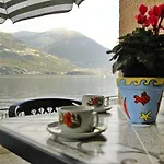 Directly On The Lake Paganini Flats In Lezzeno