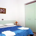 Cosy Apartment In Lido Adriano With Communal Pool