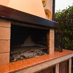 Acero Rosso Apartment