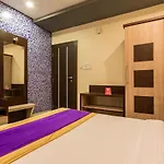 Oyo 9944 Hotel Malwa Inn