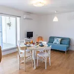 Zefiro Home Pesaro Zona Mare E San Bartolo By Yohome