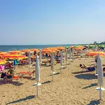 2 Bedroom Lovely Apartment In Igea Marina