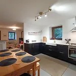 Altido Lovely Family Apartment With Garden