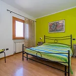 Master Apartment In Villa 6 To 8 Persons With Large Private Garden