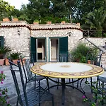 Casa Torre Shared Garden And Swimming Pool