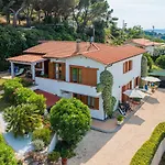 Apartment In Villa 2 To 3 Persons With Large Private Garden