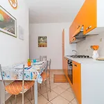 Apartment In Villa 2 To 3 Persons With Large Private Garden