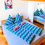 Gemuetliches Apartment Mit 2 Schlafzimmern Und 1 Wohnzimmer In Riva Altstadt