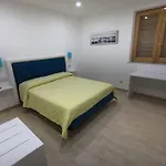 Charlie'S House