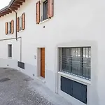 Ca Cia - Yellow Flat Gardone