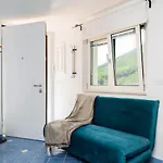 Charming Accomodation In The Village Of Albori