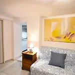 Lilliput Apartment