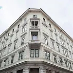 Imbriani 4 Tirabora Short Rent