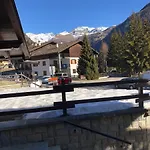 Accogliente Appartamento In Centro Champoluc