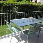 Appartamento Completamente Rinnovato, Con Giardino, A 100 Mt Dal Mare