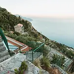 Apartments Paradise Garden Holiday House