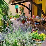 App Con Giardino Porticato Di Uso Esclusivo Solo Per Le Famiglie