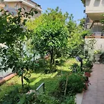 App Con Giardino Porticato Di Uso Esclusivo Solo Per Le Famiglie