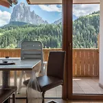 Garni Hotel Gardena App Dolomites 3