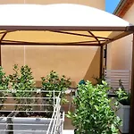 La Piccola Goccia Desenzano-Goccia Di Lago