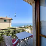 Holidaycasa Chris - Fronte Mare Vista Mare