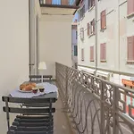 Independence Apartment With Balcony By Rent All Como