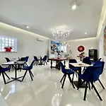 Tribus Boutique Hotel