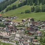 Garni Hotel Gardena App Dolomites 3