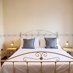 Appartamento Con Terrazzo A Capodimonte By Wonderful Italy