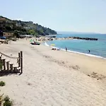 Casa Di Giorgio-Fronte Spiaggia