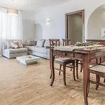 Stunning View Lakeside Apartment - Larihome A11