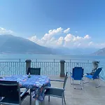 Apartment With Big Terrace And Direct Access To The Beach
