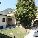 Magnolia Lake Como City Center Free Parking