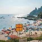 Beautiful Home In Belmonte Calabro With Wifi