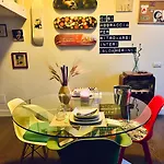 Raroom Boutique