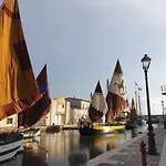 Gioia, Sole E Mare Incantevole E Comodo Appartamento Vicino Al Mare