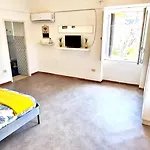 Luna Caprese Room
