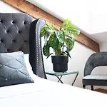 Day&Night Luxury Apartment, 2 Bedrooms, Terrace, Jacuzzi Outdoor, Parking