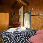 Tuckett Lodge - A Large Flat For Families And Groups Of Friends